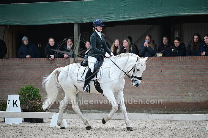 Evelien Riege - Elena