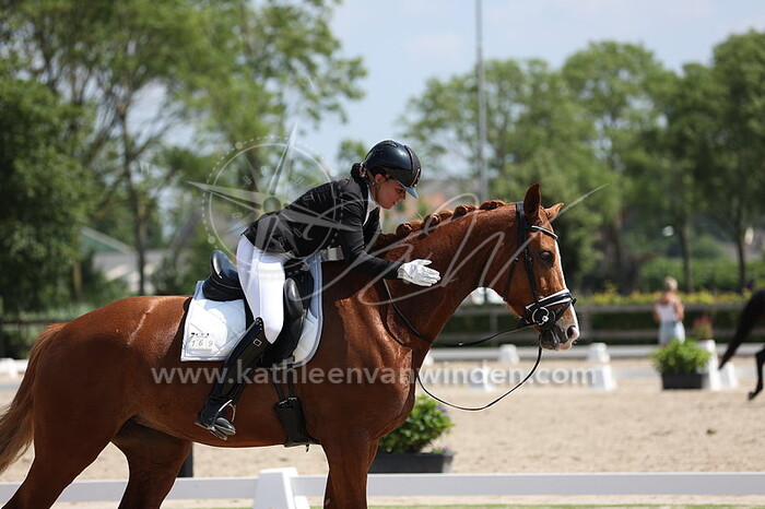 Asmea Ait Ben Moh - Lisaloni