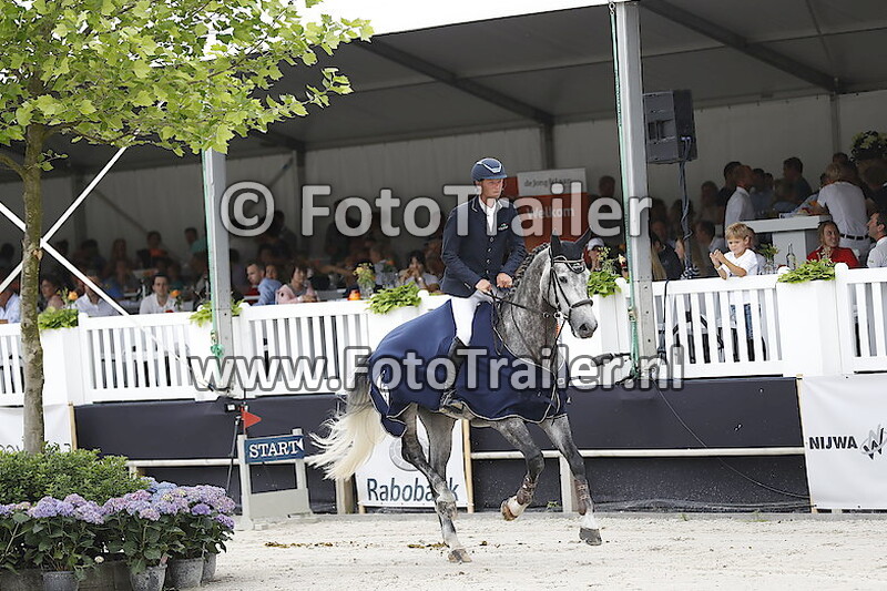 Awards S14 - Final Small Tour