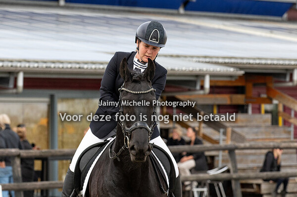 822 Merel Akse