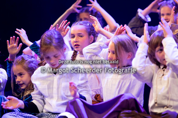 1. De nieuwe koning_Openingslied