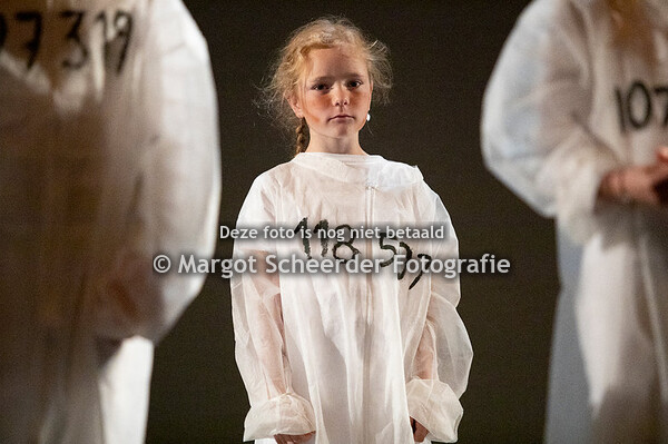 07 Scène 11 - In de gevangenis