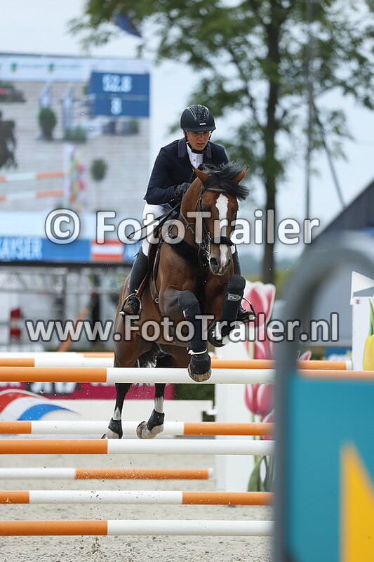 julia houtzager kayser