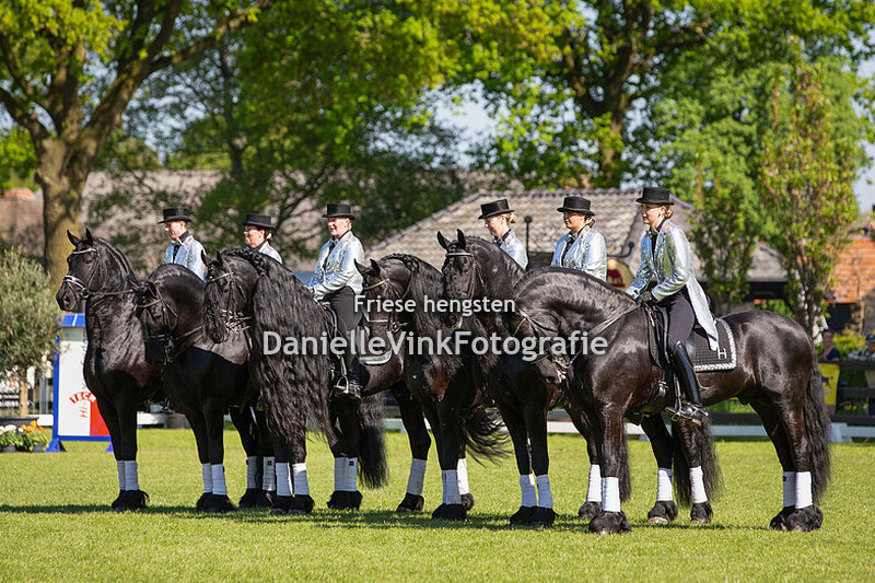 Nieuwe Heuvel showteam