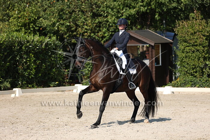 Estelle van Herwijnen - Surabaya