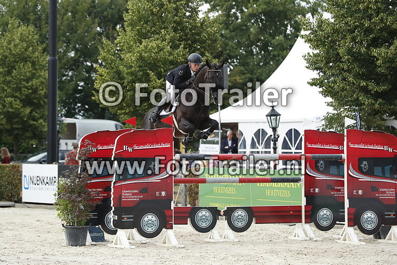 dennis van den brink