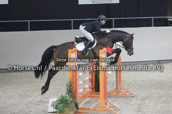 Love Connects (v. Connect) Bianca Schoenmaker