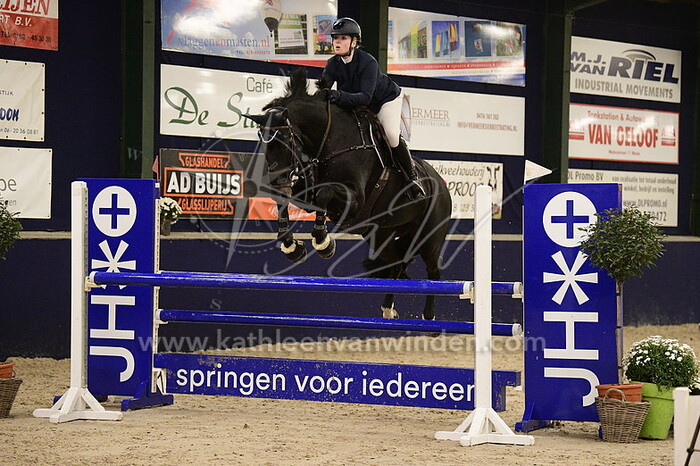 Beau van Broekhoven - Driesprong's Esther van de Kapel