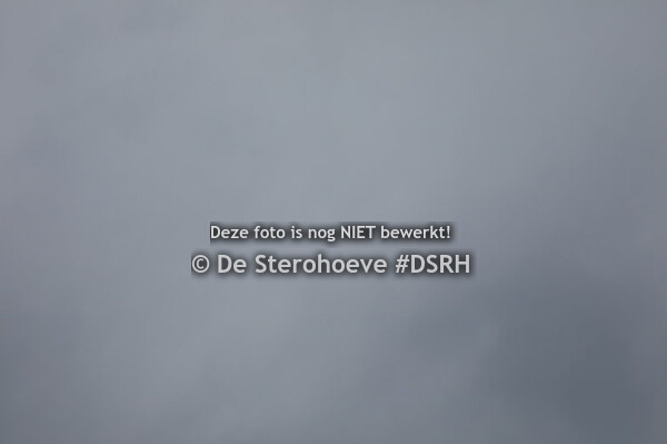 8.vrouwelijke 2j springen