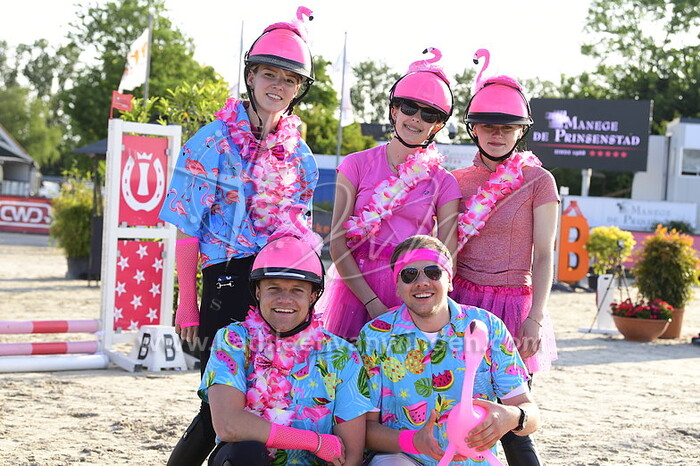 Teamspringen groepsfoto's