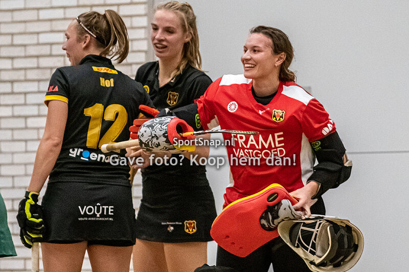 2021-12-12 Zaalhockey: Rotterdam D1 - Victoria D1
