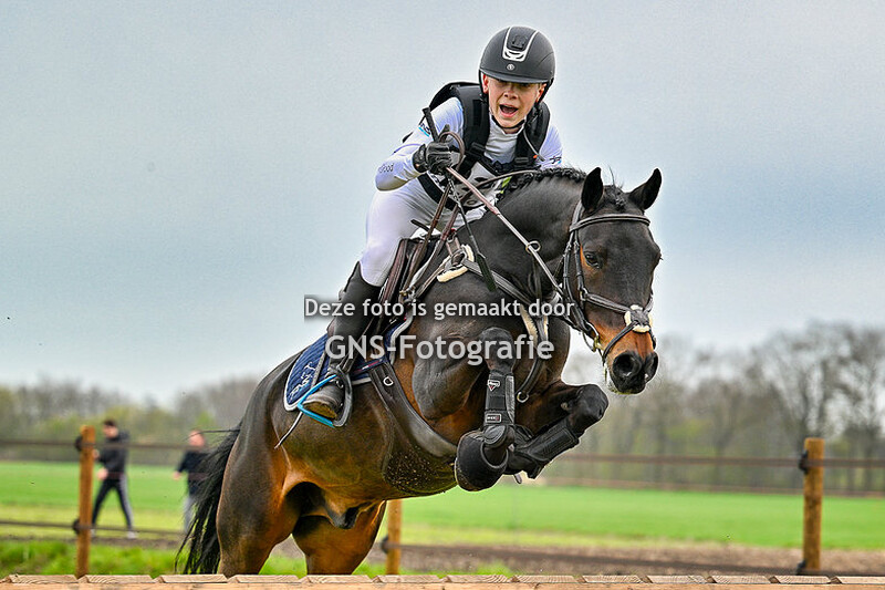 Eventing Etten-Leur Cross Pony's  Klasse B   Categorie  DE maandag 10 april 2023
