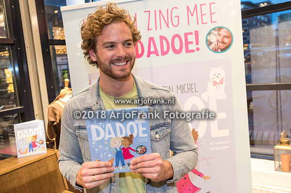 Dadoe En Zijn Vriendjes(boek)