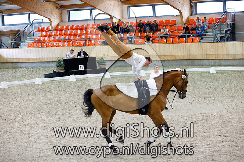 Voltige Klasse L Pas de Deux Plicht en Kur