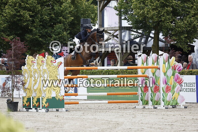 julia houtzager kayser