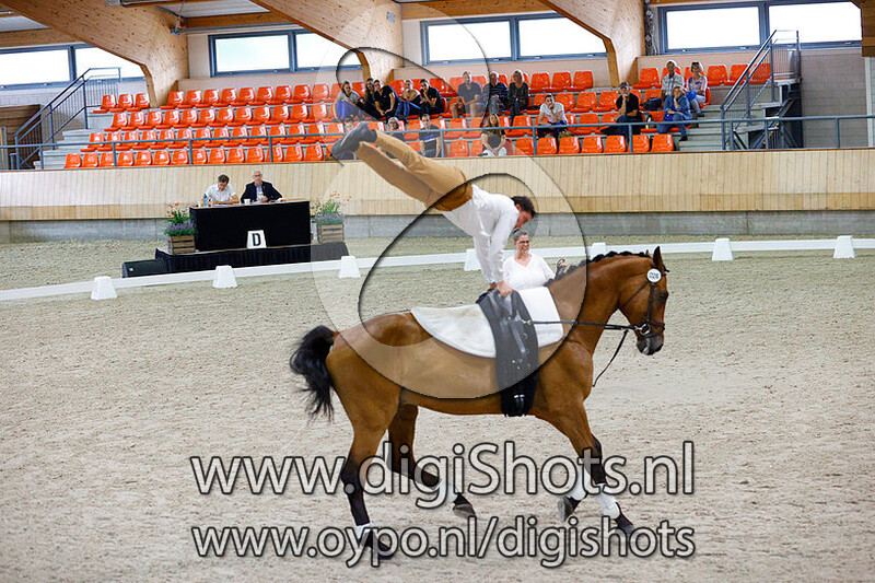 Voltige Klasse L Pas de Deux Plicht en Kur