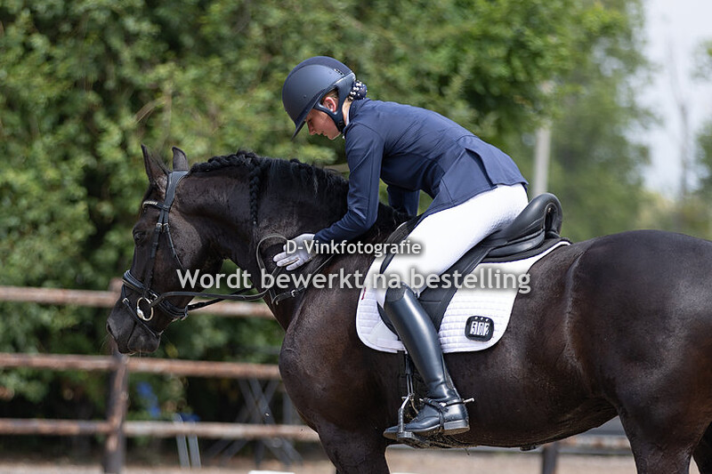 Nicole Brummel - Tsjikke van West-Raven