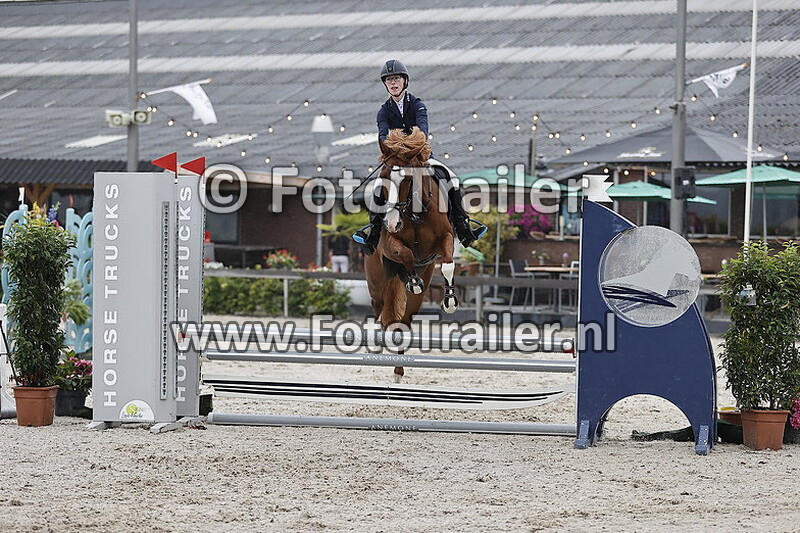 bernadette van essen