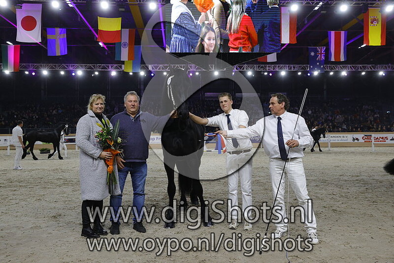 Niels P.J. v. Markus 491 037