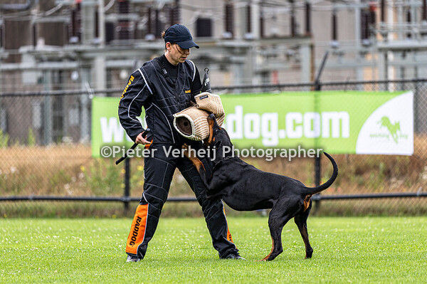 Carla Postma met Royal Nova's Argo