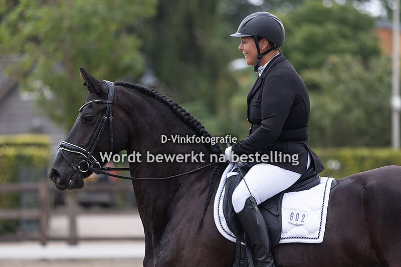 Danielle van der Plas - Ellie fan Redium