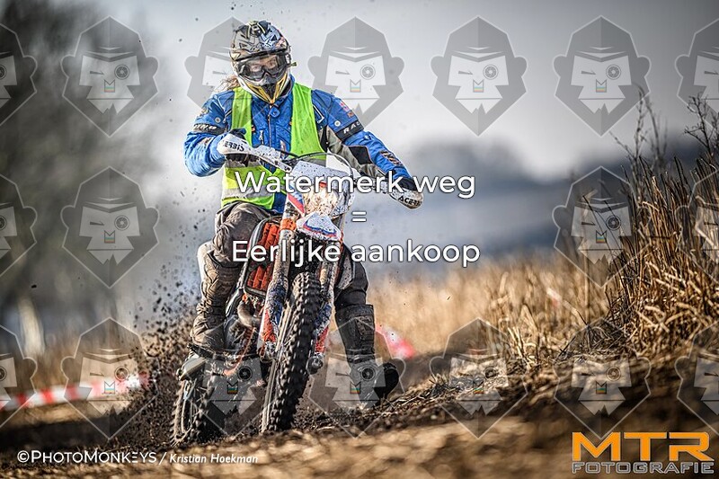 -- ONLINE -- OTR/ Offroad Rit Noordwolde - Locatie bouwland - spatborden blauw en wit