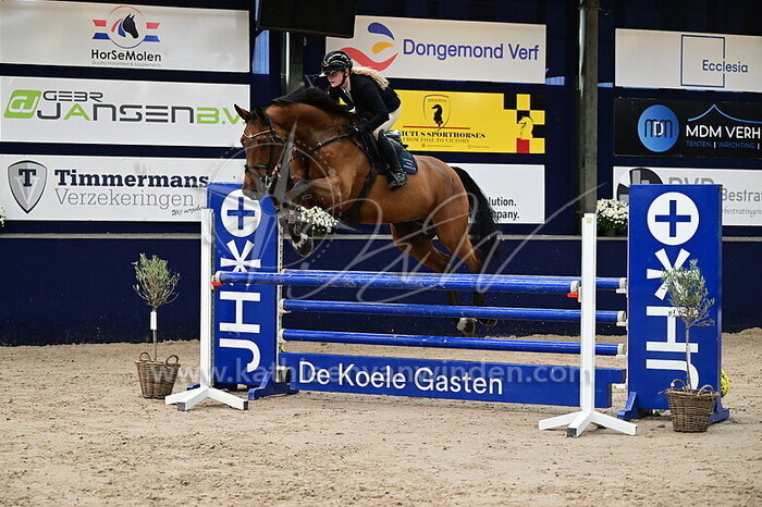 Maren Kloosterman - Corliath