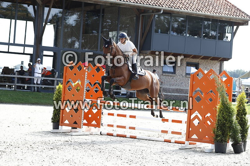 monique koobs van den belt