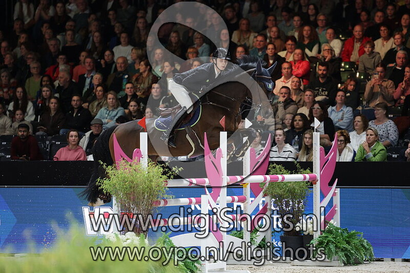 Mel en Mans Thijssen Estafette Springen