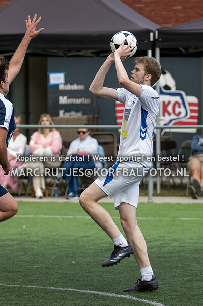 250823 Blauw Wit  - Tilburg