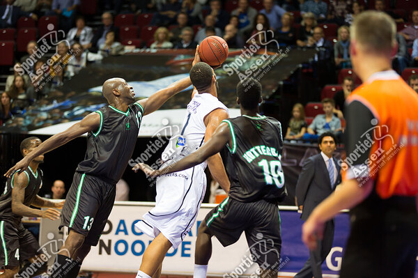 Gasterra Flames vs Rotterdam Basketbal College 20 oktober 2012