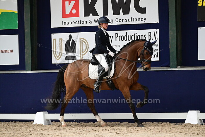 Nikki de Punder - Otis