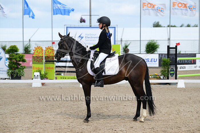 Louise van de Grift - Happy