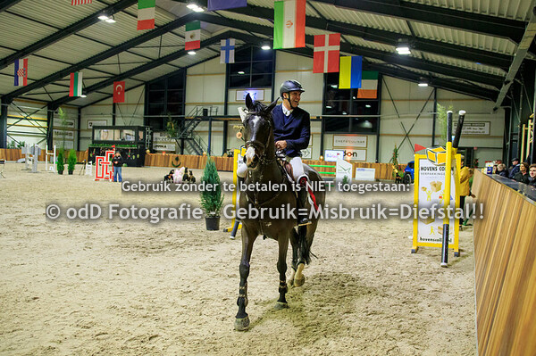 Jumping Indoor Leunen Paarden 130 05-01-24