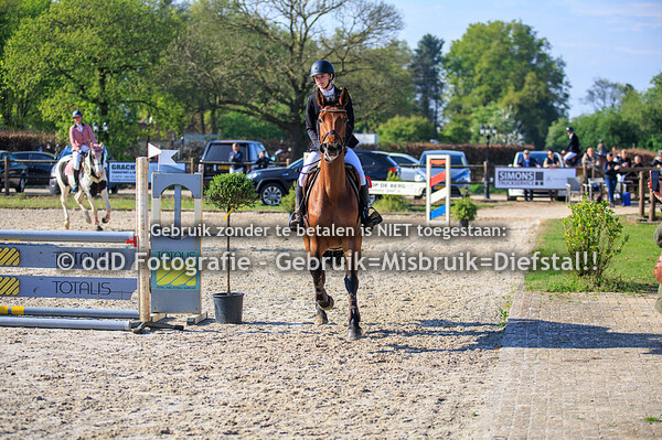 Springen Paarden RV PC Posterholt 70cm 20-04-25