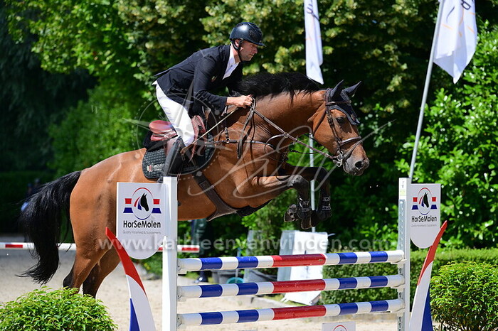 Leon Kuypers - Le Chic O