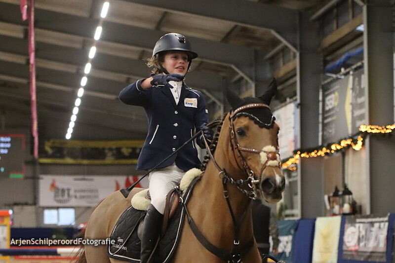 Indoor Beukers 30-12-2022 Pony's 80cm Rijstijl