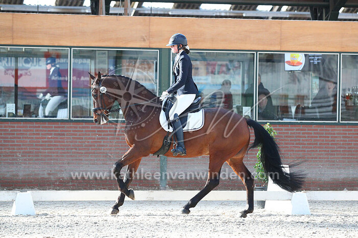 Julia van Dompzelaar