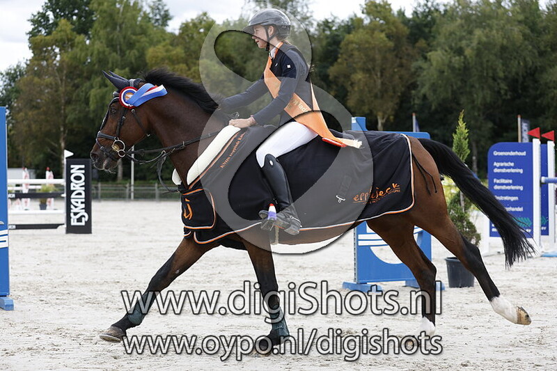 Pony 1.30 m 2e manche met barrage en prijsuitreiking