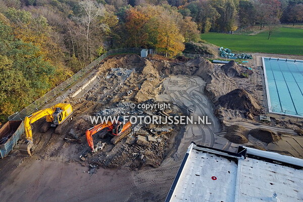 Sloop van het oude binnenbad van zwembad de Koerbelt