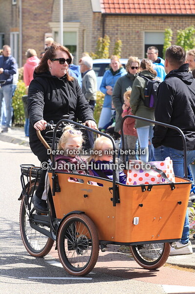 Zevenhuizen: Optocht. 