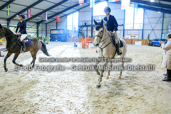 Jumping Indoor Leunen Paarden 110 07-01-24