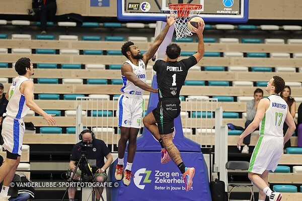 ZZ LEIDEN - FEYENOORD: 92-86