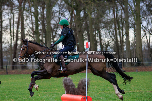 Crosstraining Margo van Nijnatten Tilburg Groep 8 14:30 04-03-23