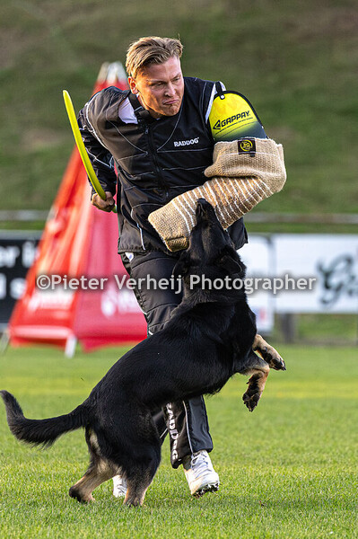 Gudrun Popsel with Elli-Pyrelli vom Alten Gatter