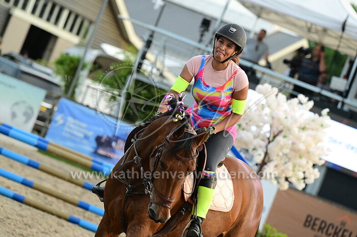 Cynthia Borg - Lucky