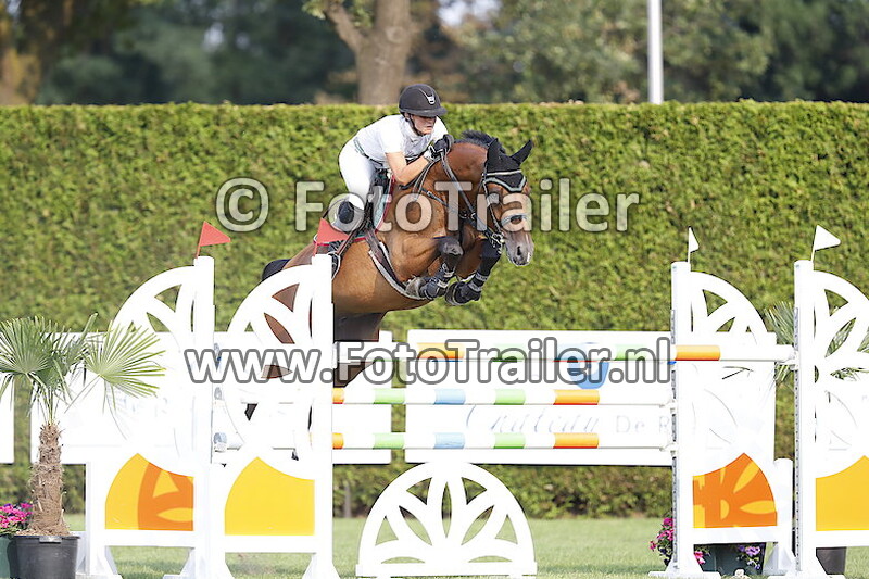 Monique van den Broek