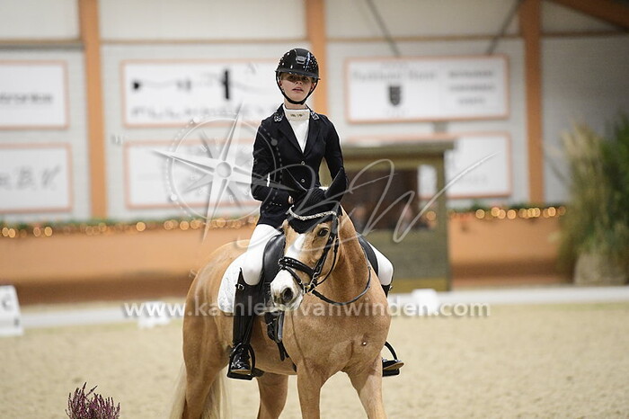 Isabella Karajkovic - First Hummer