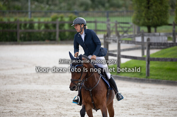 Nicole Caris - Off The Road