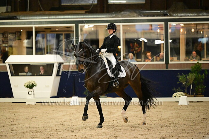 Charlotte Fry - Niksmismee VK